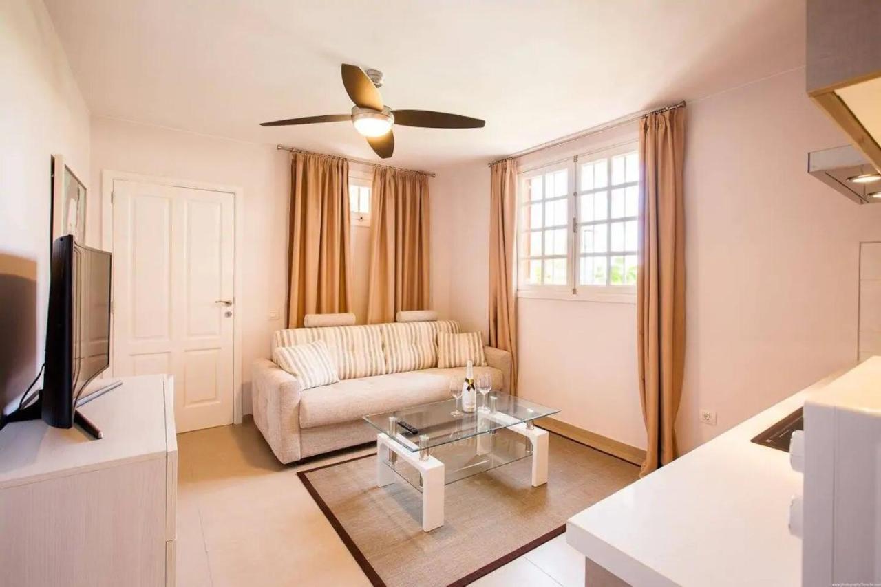 1 Bedroom Apartment For 4 People In Tenerife Costa Adeje  Extérieur photo